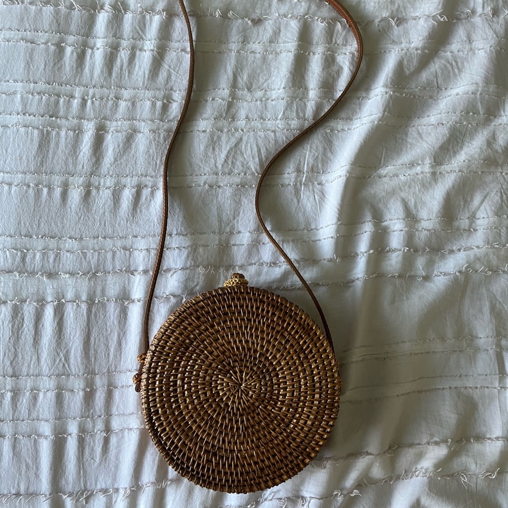 Adorable straw woven purse
